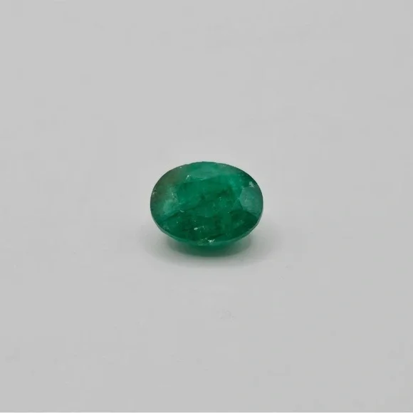 13.33 CT Natural Green Emerald - Certified - Oval Cut Loose Gemstone Earth Mined - Picture 4 of 7